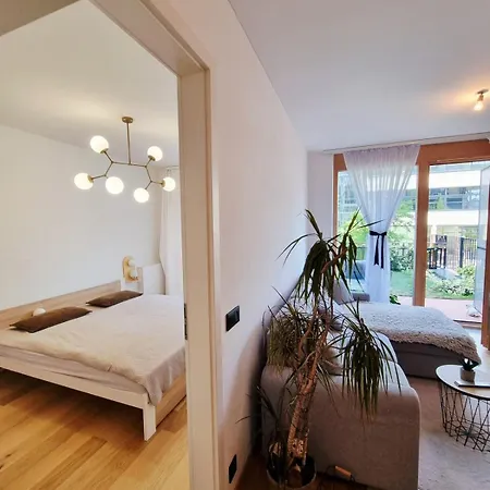 Apartment With Terrace And Free Parking *